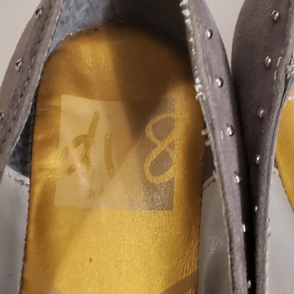 Dolce Vita Gray Faux Suede Pointy Studded Flats 6 - Picture 2 of 11